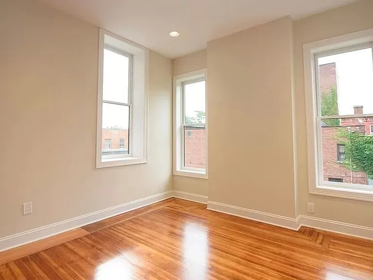 Stylish 1-Bedroom Apartment with Modern Upgrades in Cohoes — Photo 22