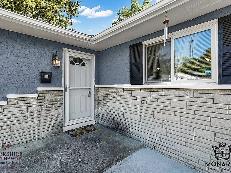 272 Collingwood Ave — Photo 4