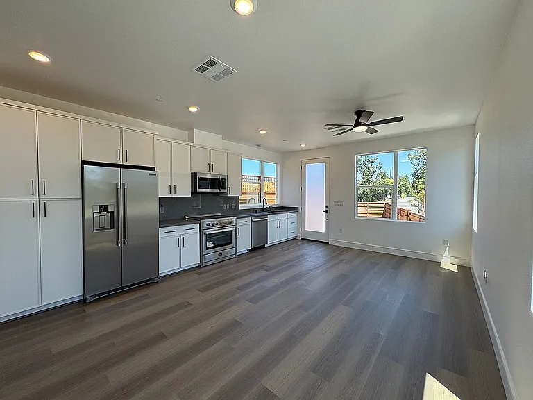 1689 Tecado Dr — Photo 1