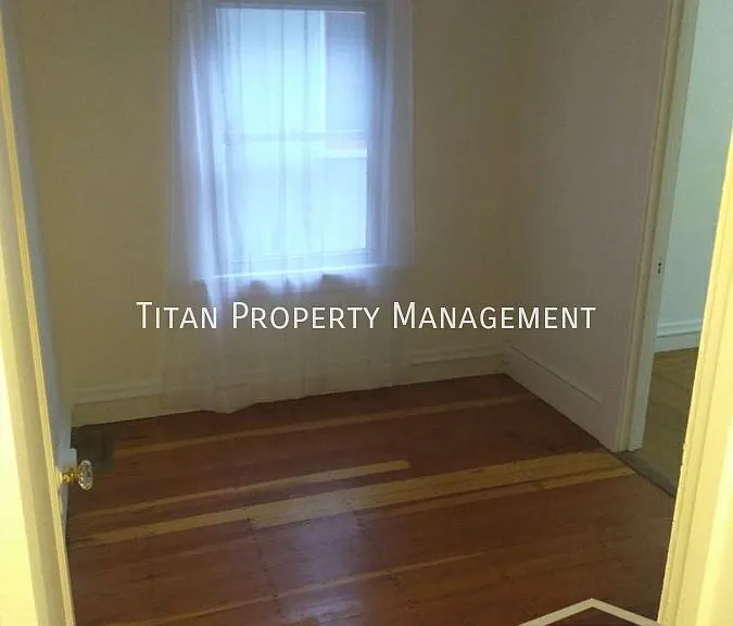 714 27th St #2 — Photo 7