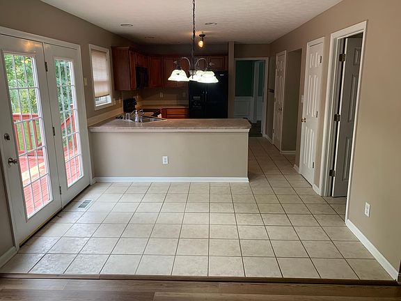 Dine-in kitchen area