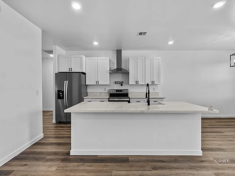 2926 W Eagle Dr — Photo 6
