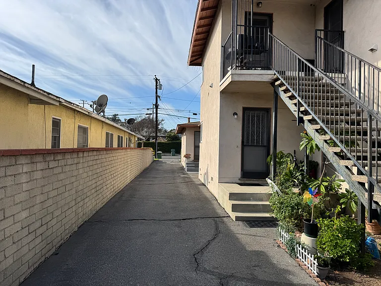 1204 N Monterey St #E — Photo 9