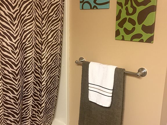 5th image of 9098 W Windsor Dr