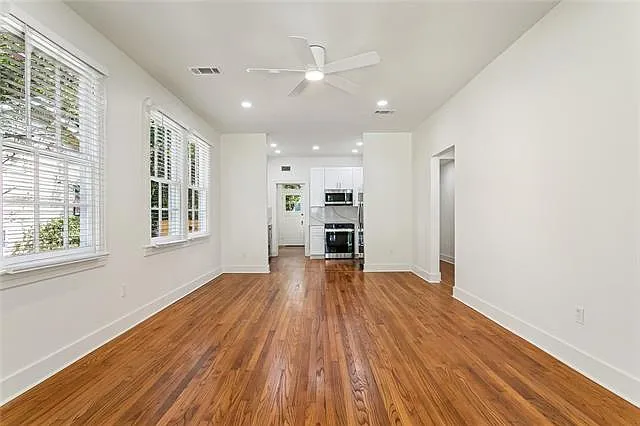 3 bed, 2.0 bath, 1100 sqft, $2,500 — Photo 4