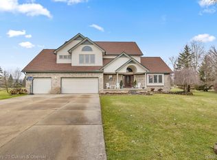 23086 N Evan Ct, New Boston, MI 48164