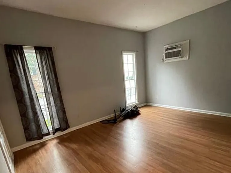 112 Houston St — Photo 17