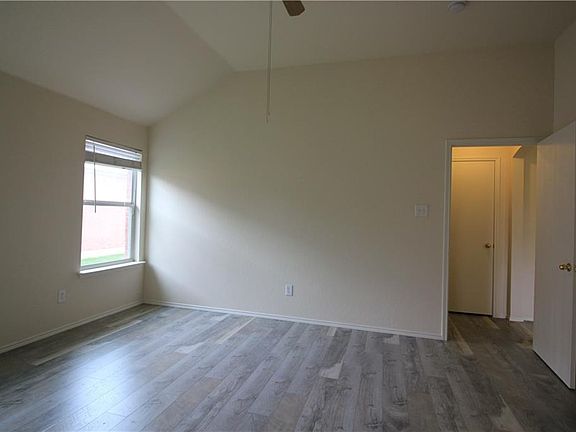 5th image of 2504 Gabriel Dr