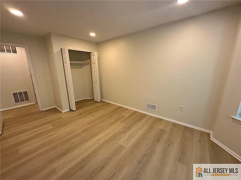 7 Sheffield Ct — Photo 11