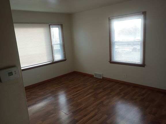 4th image of 4830 W Crawford Ave