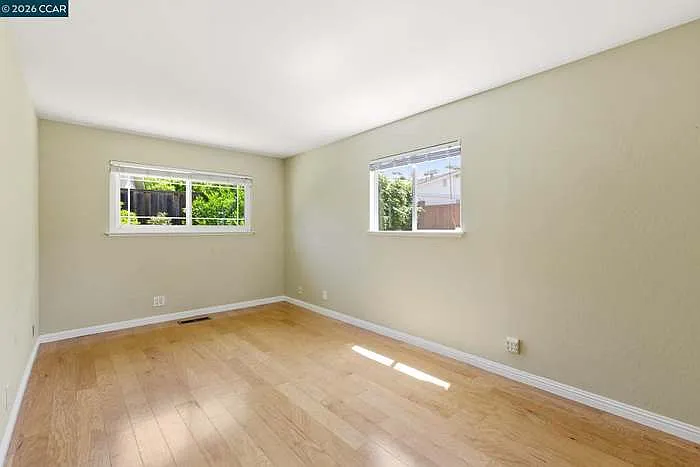 2095 Robb Rd — Photo 12
