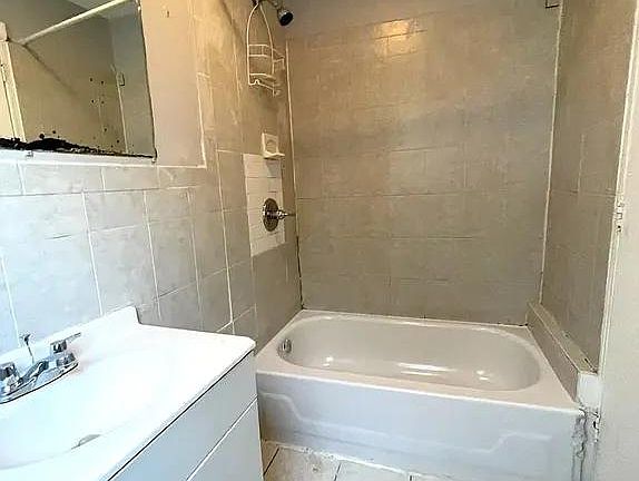 5th image of 183 Summer Ave #2-A