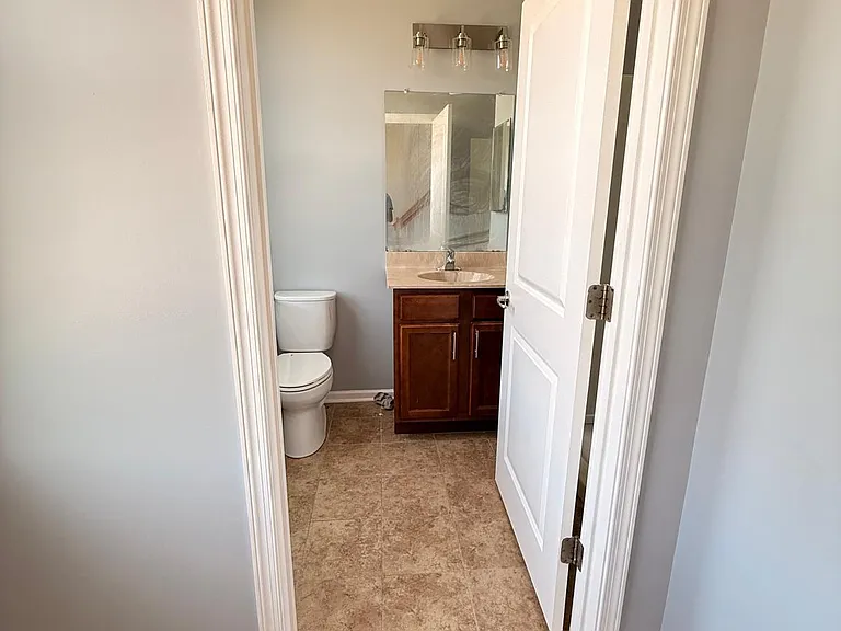 10 Rowand Way E — Photo 6