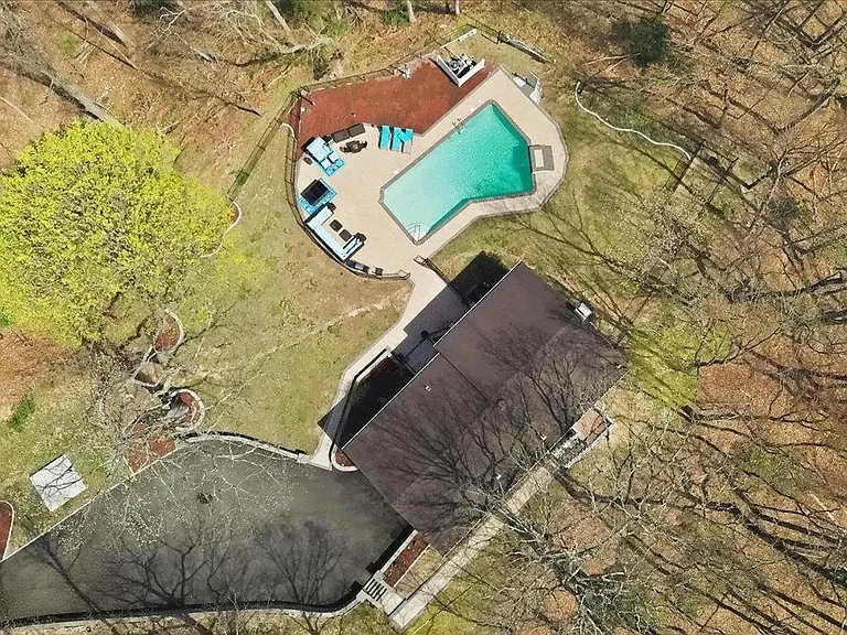 263 Oyster Bay Rd — Photo 32