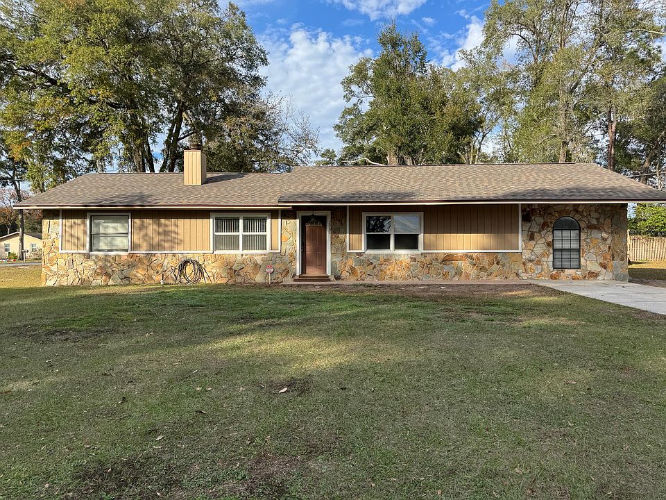 1st image of 2981 NE 31st Pl