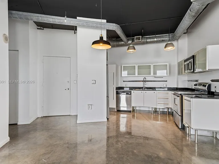 10 S River Dr #1207 — Photo 2