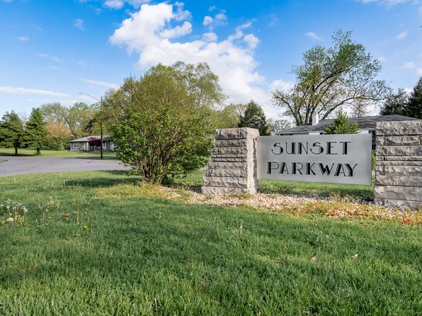 660 East Dr, Seymour, IN 47274