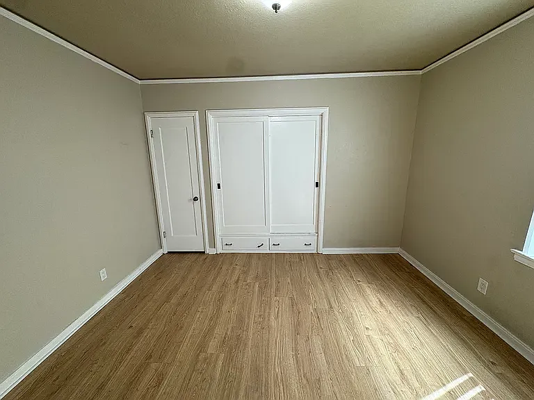 337 E Weldon Ave — Photo 28