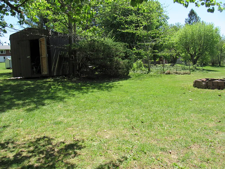 340 Goheen St — Photo 9