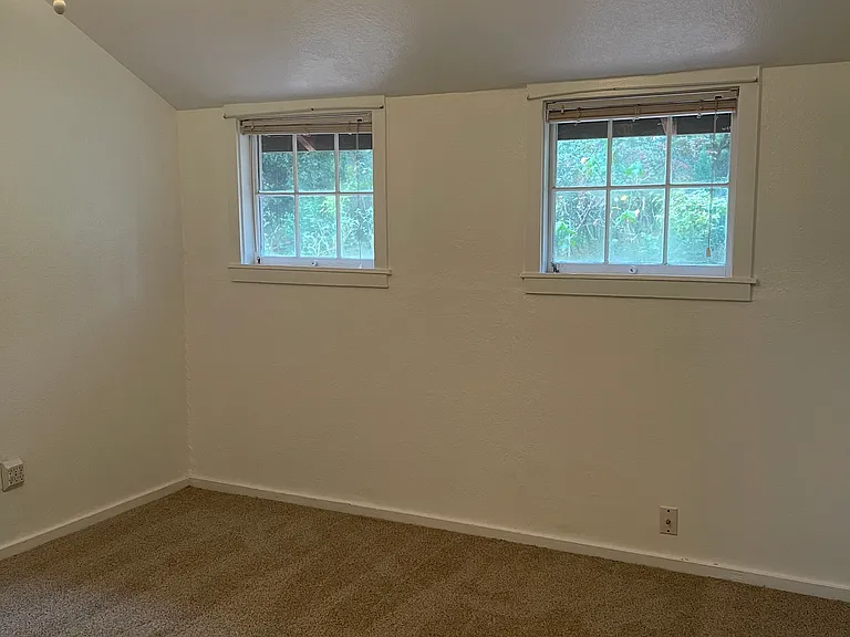 2295 Goodwin Ave — Photo 10