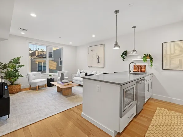 150 W Broadway #313A, Boston, MA 02127