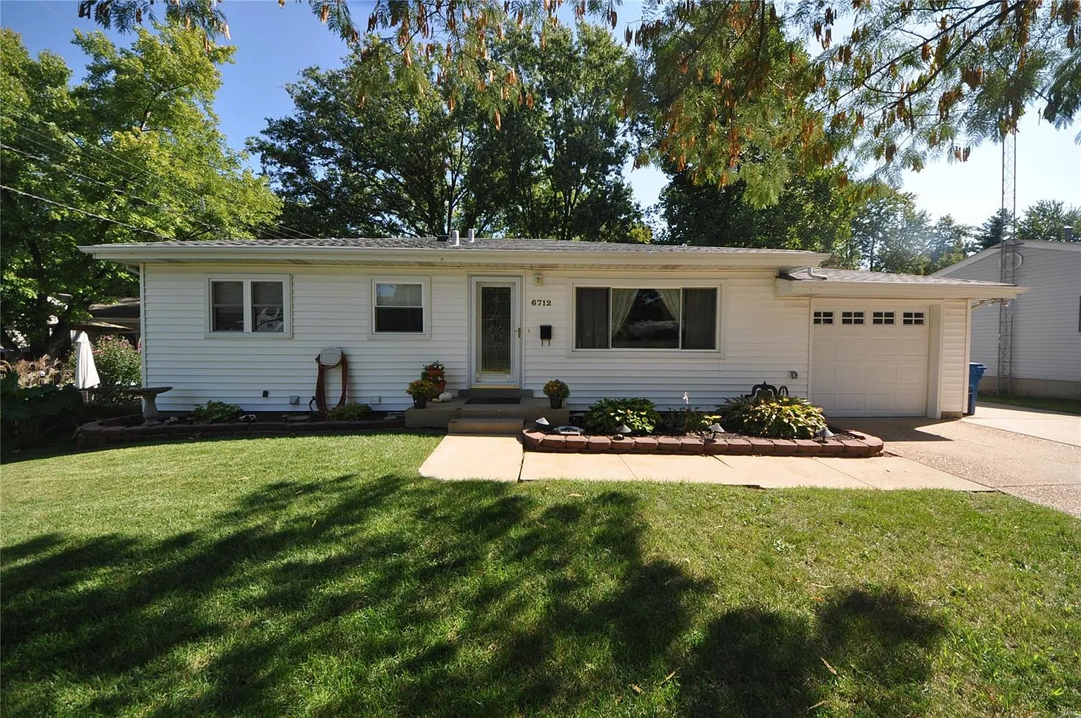 6712 Flowervale Dr photo 1