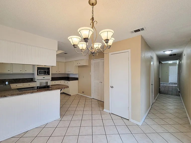 2710 Quail Creek Dr — Photo 11