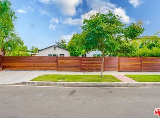 18646 Ingomar St, Reseda, CA 91335