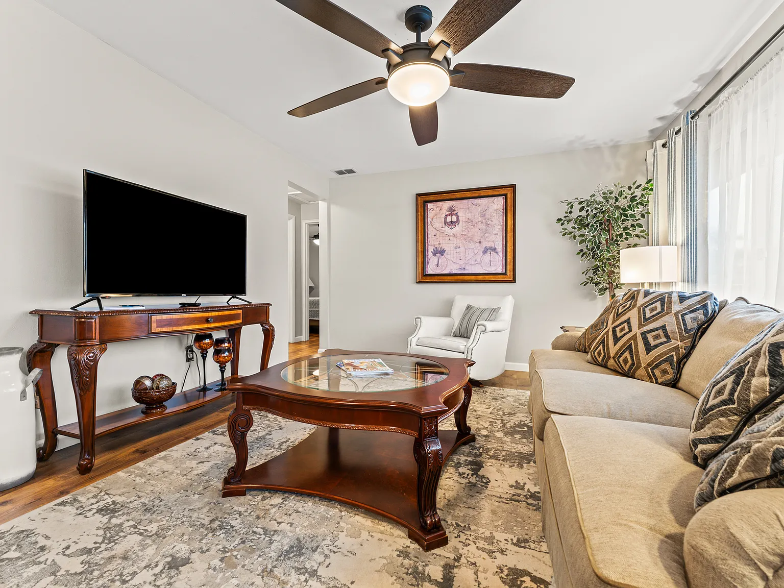 2 bed, $1,800 — Photo 4