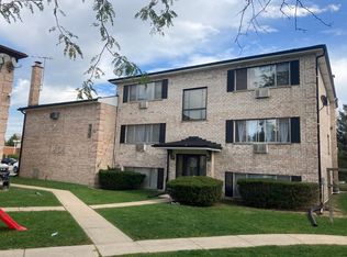 10430 Michael Todd Ter #GS, Glenview, IL 60025