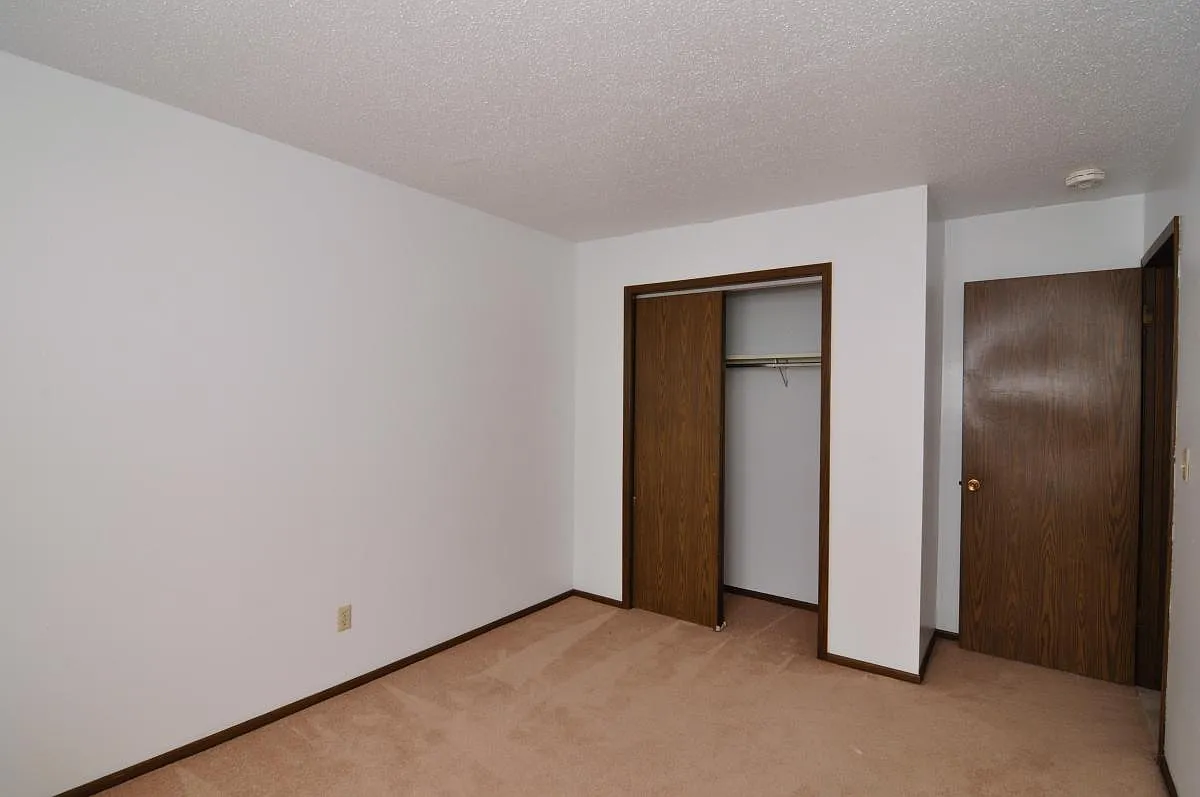 2 bed, $935 — Photo 3