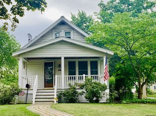 1352 Valencia Rd, Niskayuna, NY 12309