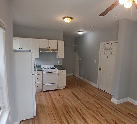 2nd image of 589 South St APT 1