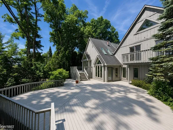 11820 Big Lake Rd, Davisburg, MI 48350