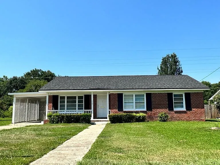 2766 N Barksdale Dr — Photo 1