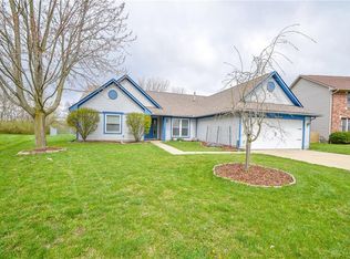 926 Sunset Dr, Englewood, OH 45322