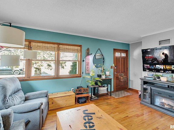4th image of 1519 W Columbia Ave