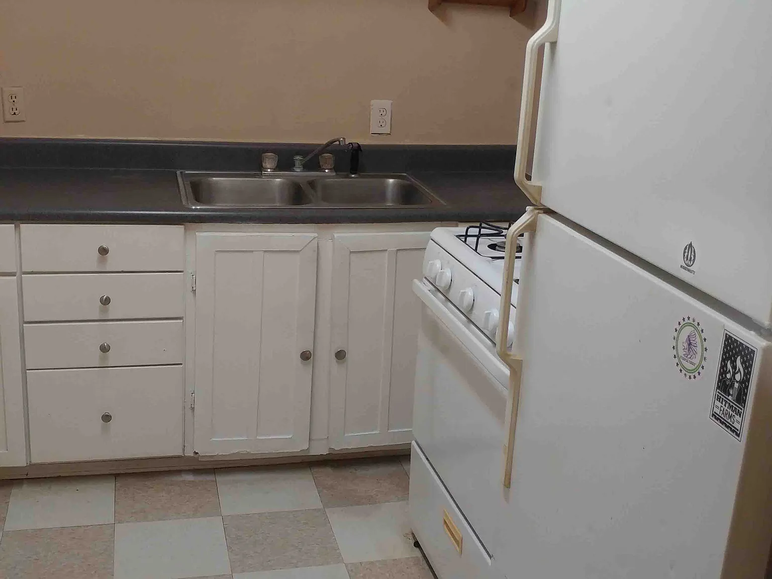 1 bed, 850 sqft, $1,150 — Photo 3