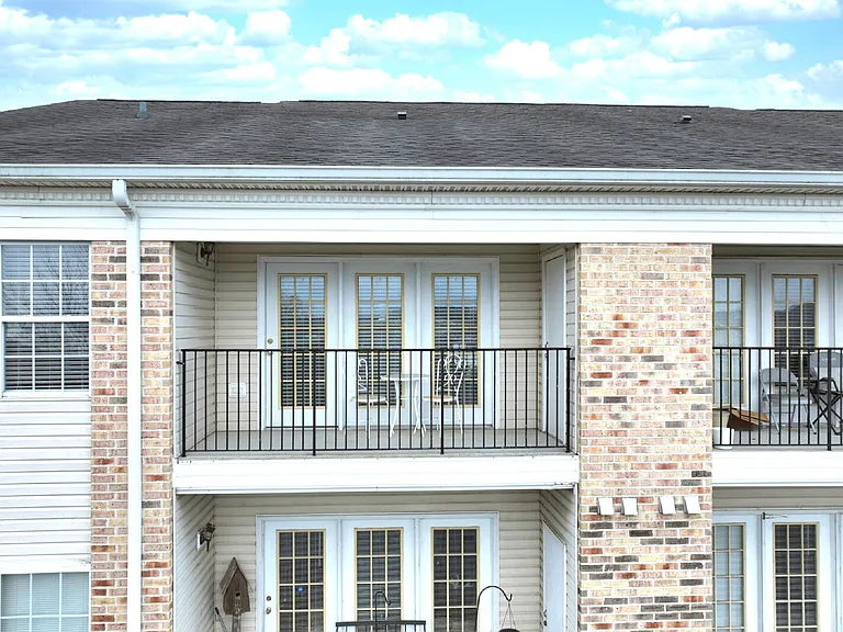 910 Churchill Xing — Photo 32
