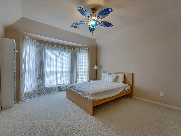 14 Center Ct — Photo 14