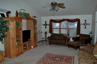 3rd image of 10188 Ashwood Forest Dr