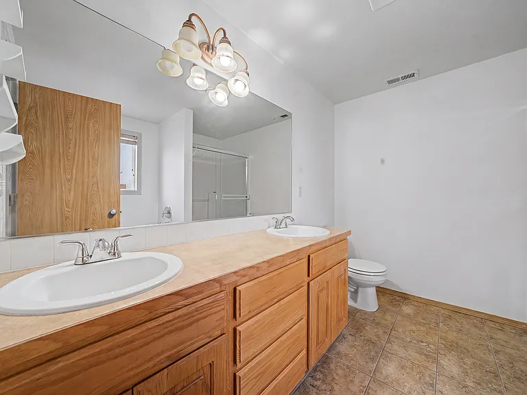 1909 Allen Ave — Photo 4