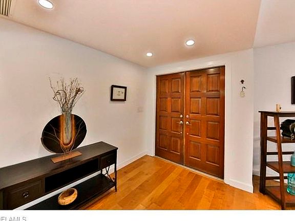 3rd image of 1341 Walden Dr