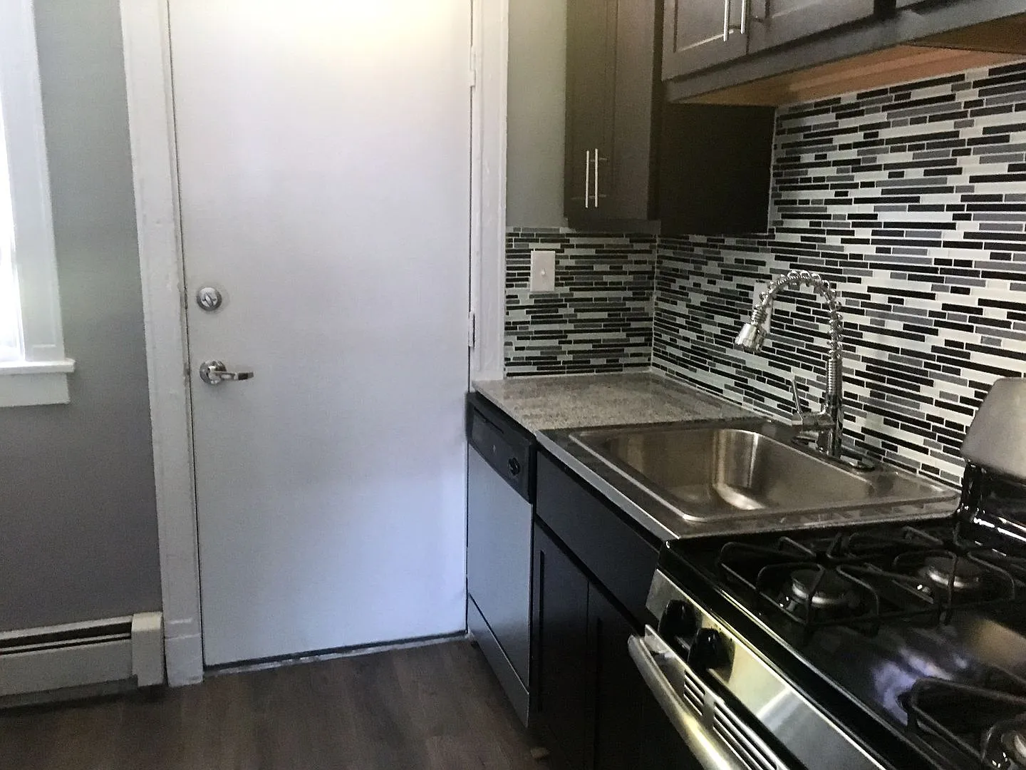Squirrel Hill Apartment For Rent * Pet Friendly * Amazing Location * Renovated * Spacious * Avail... — Photo 4