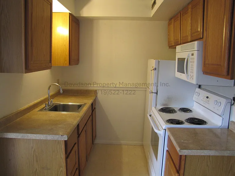 Van Buren, W, 670 — Photo 4