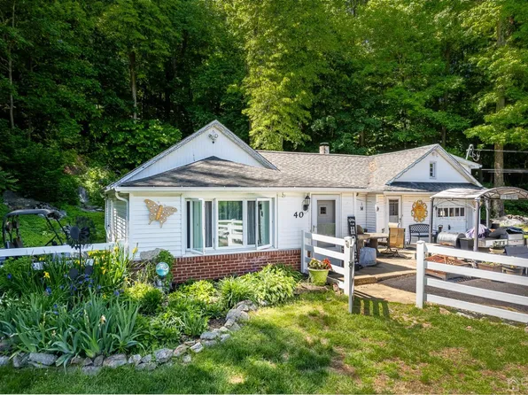 40 Emmans Rd, Ledgewood, NJ 07852