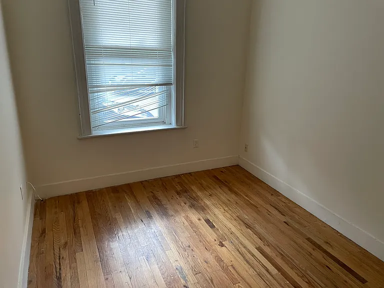 227 Roxbury St #2A — Photo 10
