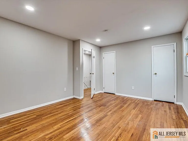 11 Hyde Ave — Photo 13