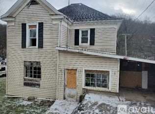 131 Pennsylvania Ave, Cameron, WV 26033