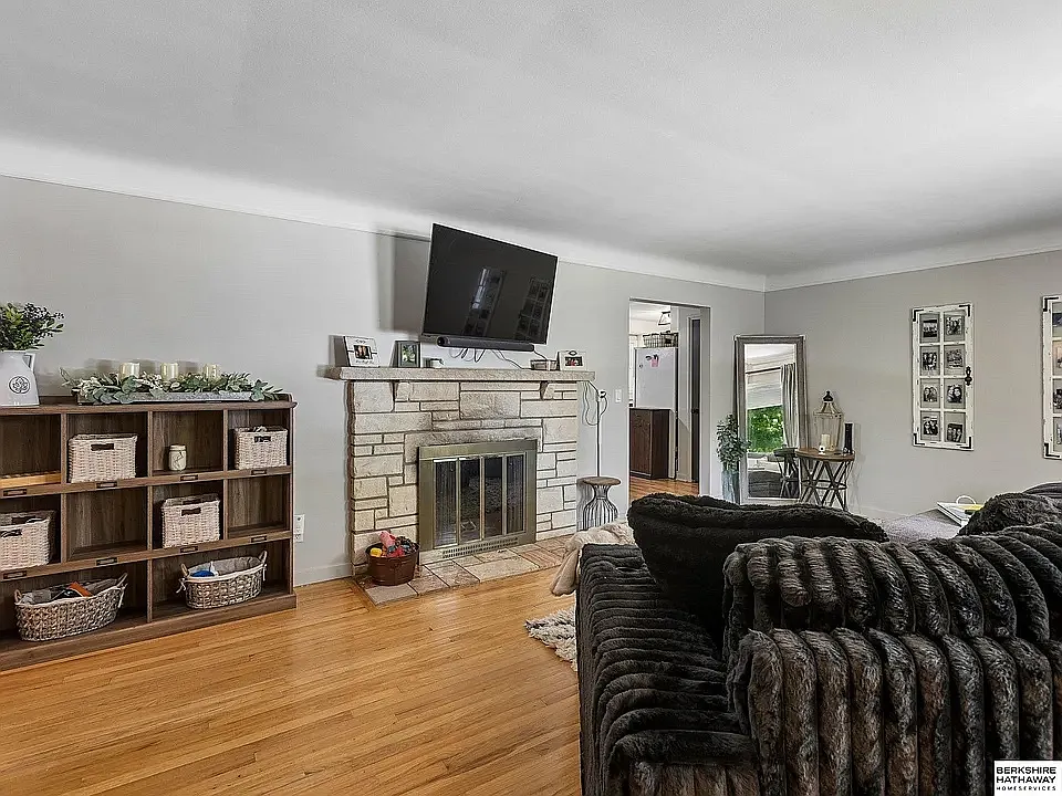 3 bed, 2472 sqft, $1,850 — Photo 2